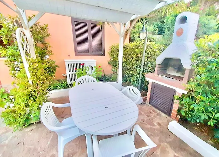5 Beds With Fenced Garden In Just 300 Mt From The Marinella