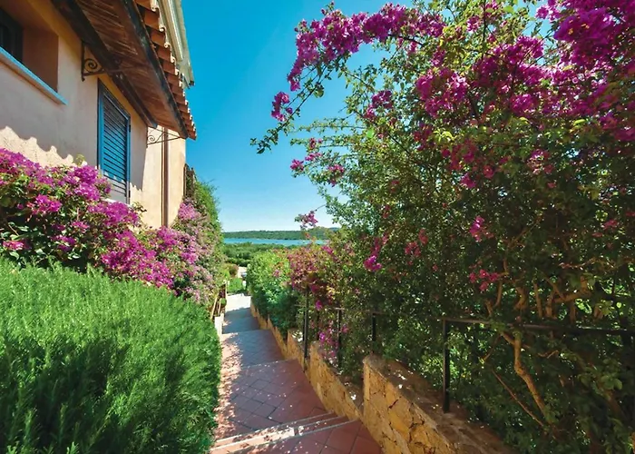 5 Beds With Fenced Garden In Just 300 Mt From The Apartman Marinella