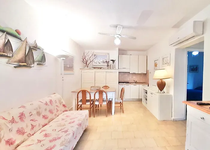 5 Beds With Fenced Garden In Just 300 Mt From The Apartman Marinella