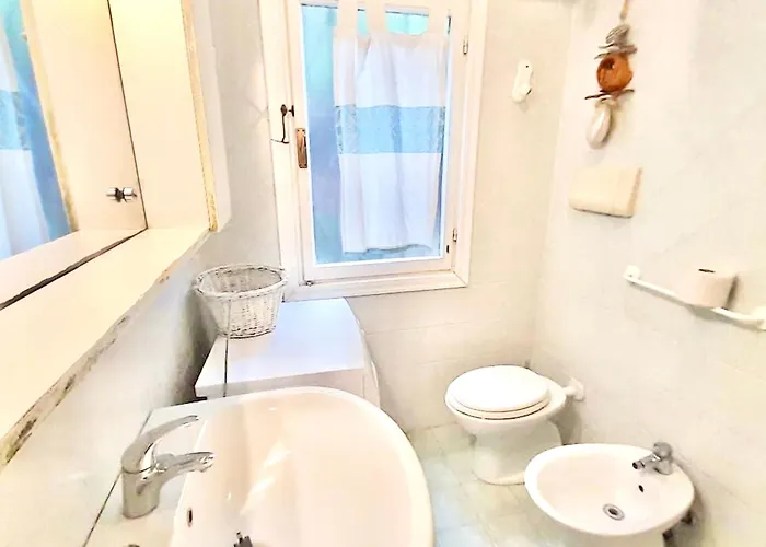5 Beds With Fenced Garden In Just 300 Mt From The Apartman