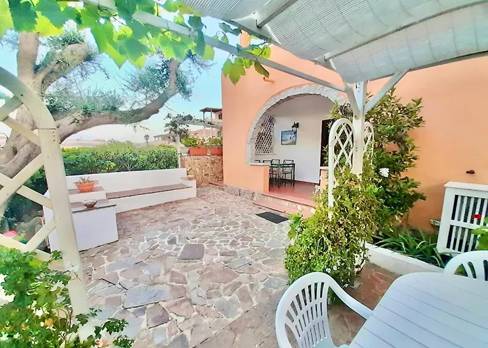 5 Beds With Fenced Garden In Just 300 Mt From The *