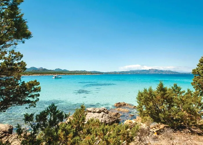 Appartement 5 Beds With Fenced Garden In Just 300 Mt From The Marinella (Sardinia)